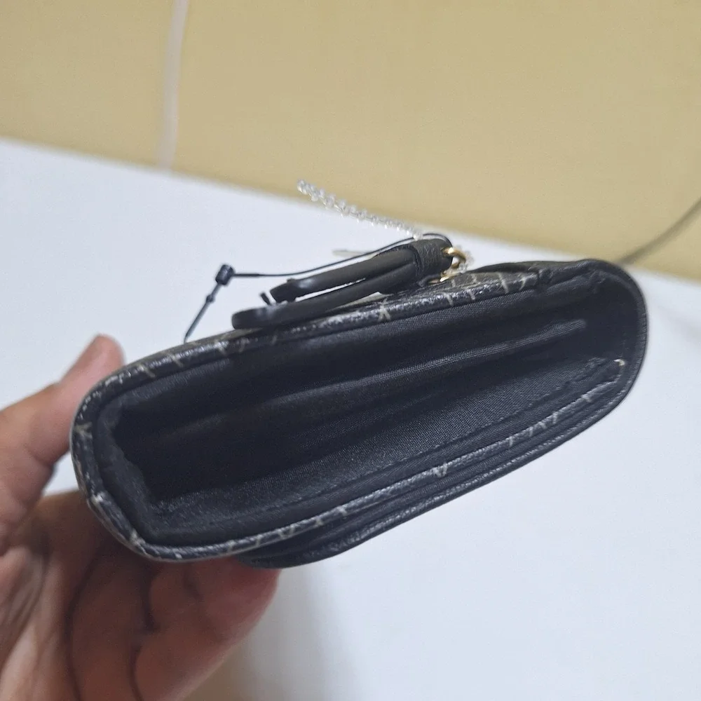 Tommy Hilfiger Women's Black Bifold Wallet Clutch Gold Logo RFID New With Tags
